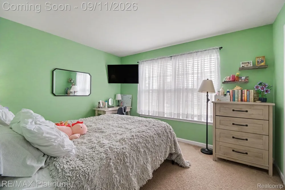 57275 Waterway Court Lyon Charter Township, MI 48165