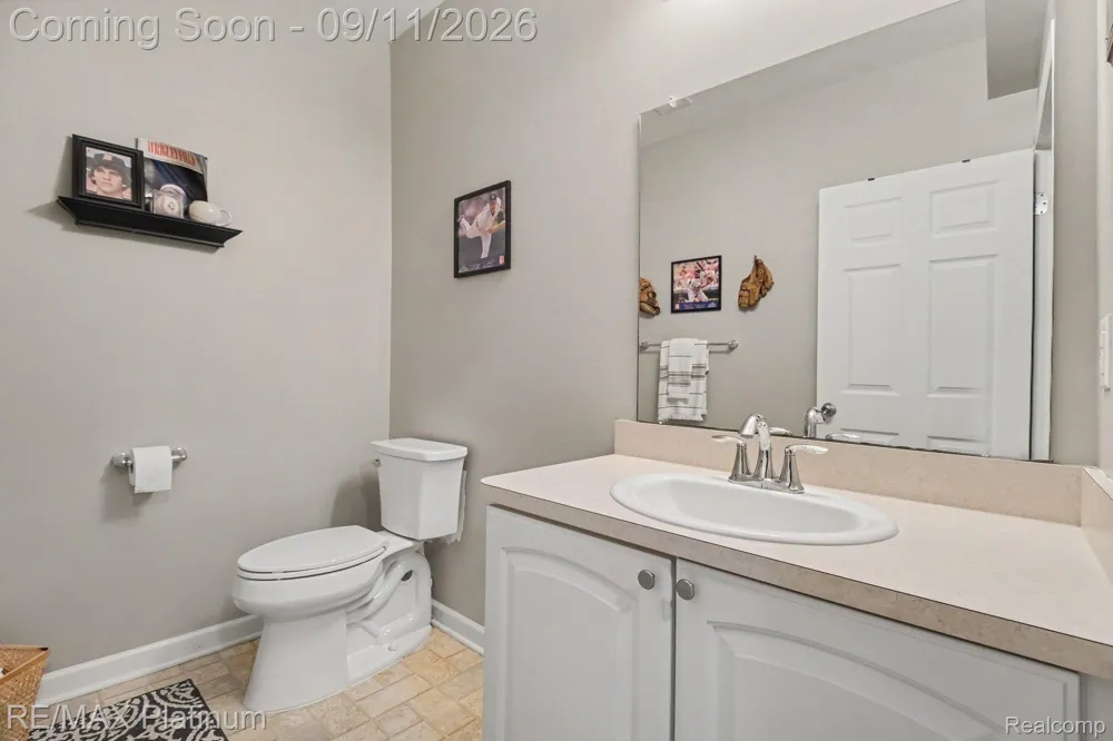 57275 Waterway Court Lyon Charter Township, MI 48165