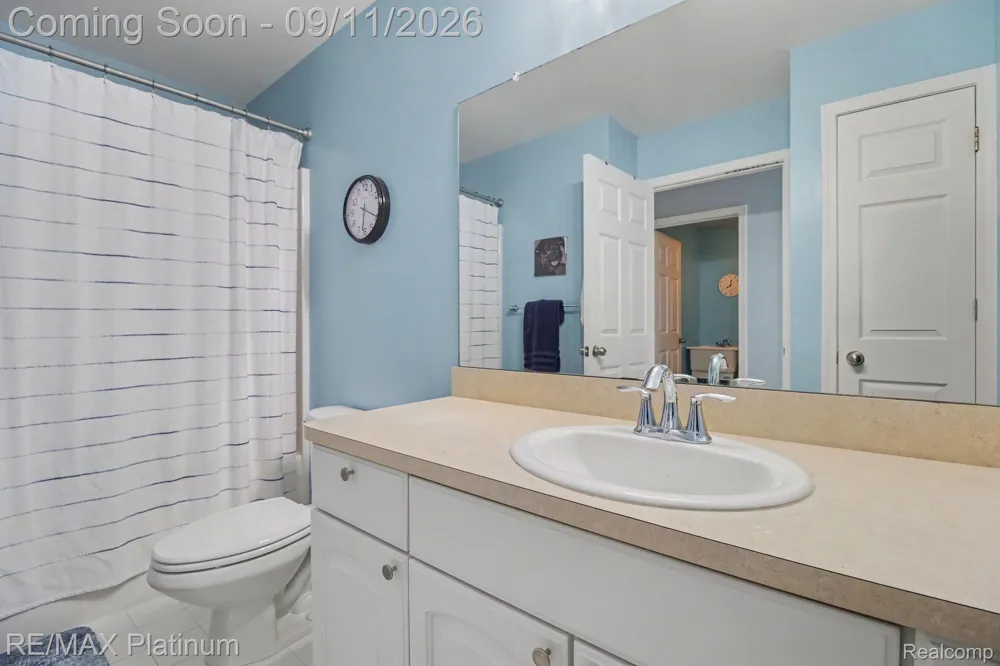 57275 Waterway Court Lyon Charter Township, MI 48165