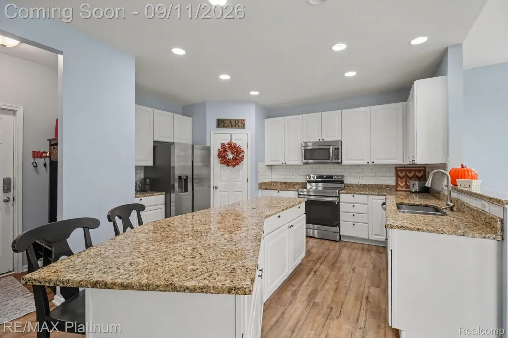 57275 Waterway Court Lyon Charter Township, MI 48165