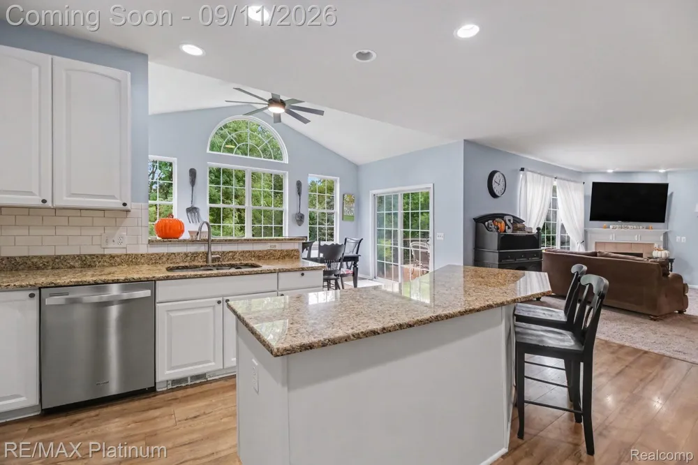 57275 Waterway Court Lyon Charter Township, MI 48165