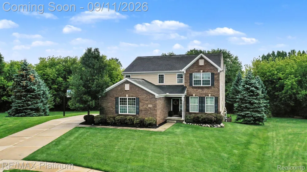 57275 Waterway Court Lyon Charter Township, MI 48165
