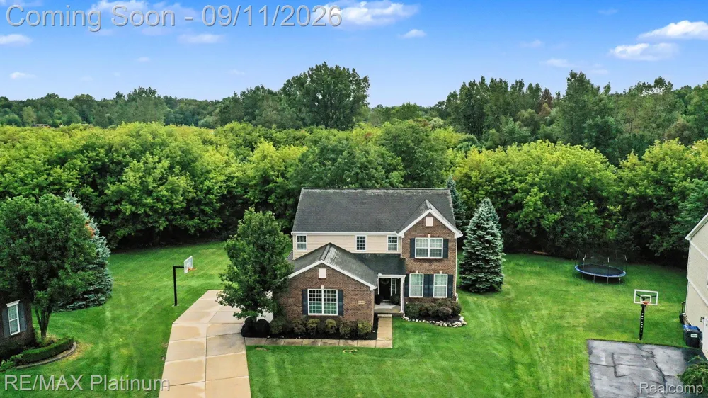 57275 Waterway Court Lyon Charter Township, MI 48165