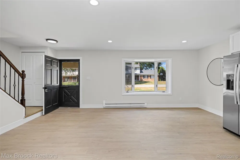 1874 Hopkins Drive Wixom City, MI 48393