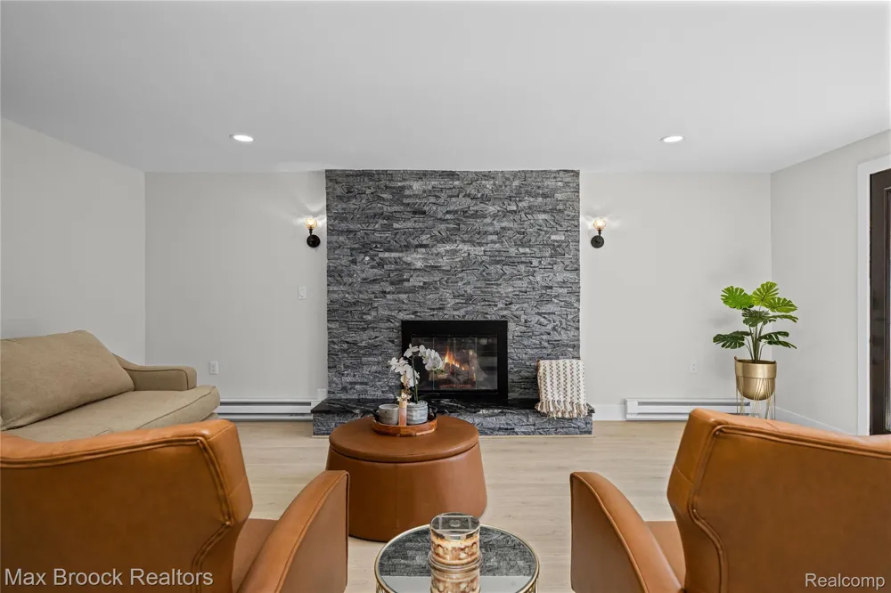 1874 Hopkins Drive Wixom City, MI 48393