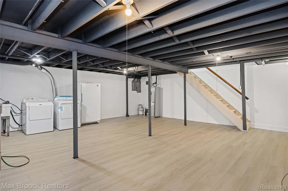 1874 Hopkins Drive Wixom City, MI 48393