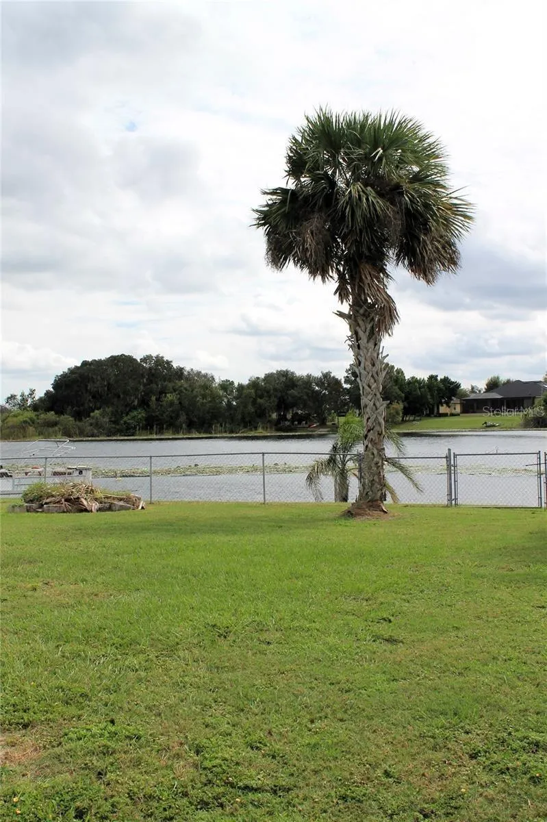 3046 SPIRIT LAKE DRIVE Winter Haven, FL 33880
