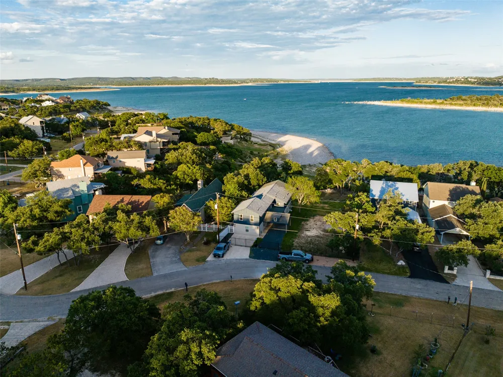 874 Lakebreeze Drive Canyon Lake, TX 78133