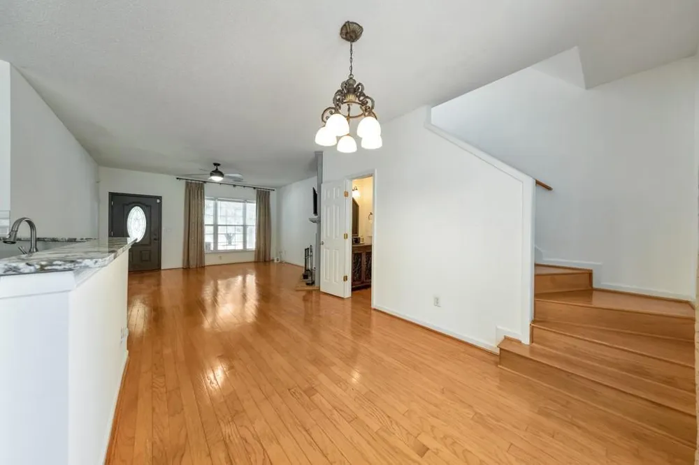 1051 Dunedin Trail Woodstock, GA 30188