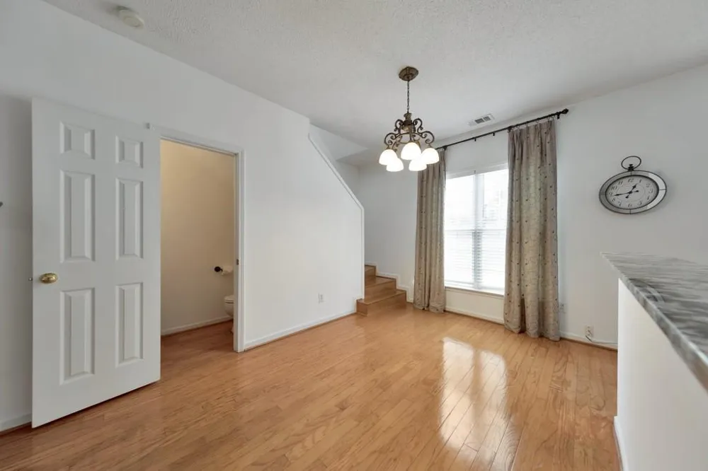 1051 Dunedin Trail Woodstock, GA 30188