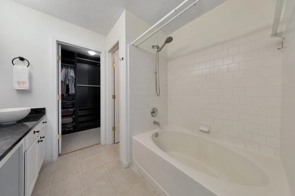 1051 Dunedin Trail Woodstock, GA 30188