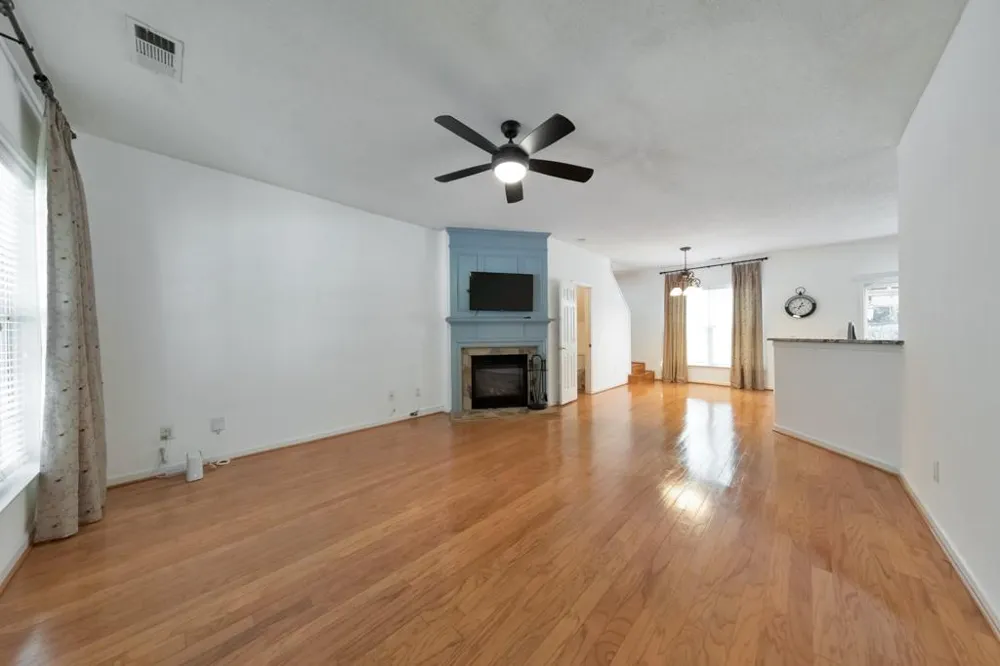 1051 Dunedin Trail Woodstock, GA 30188
