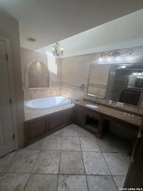 14016 MINT TRAIL DR Hill Country Village, TX 78232
