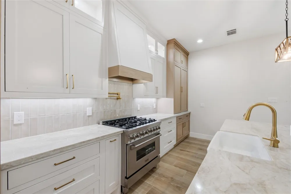 5024 Texana Dr Baytown, TX 77523