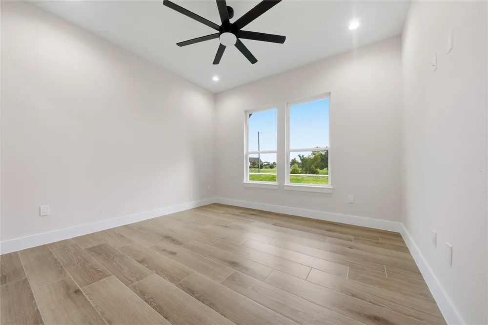 5024 Texana Dr Baytown, TX 77523