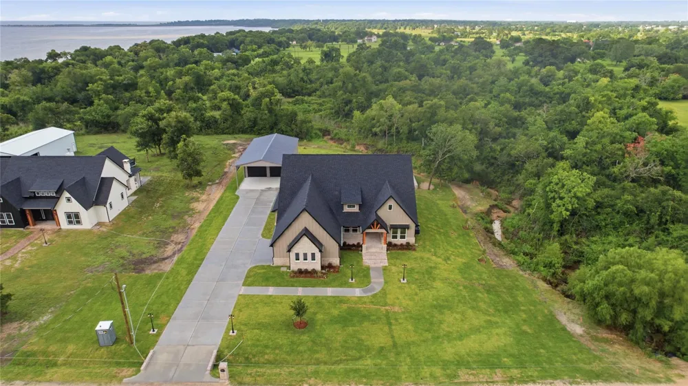 5024 Texana Dr Baytown, TX 77523
