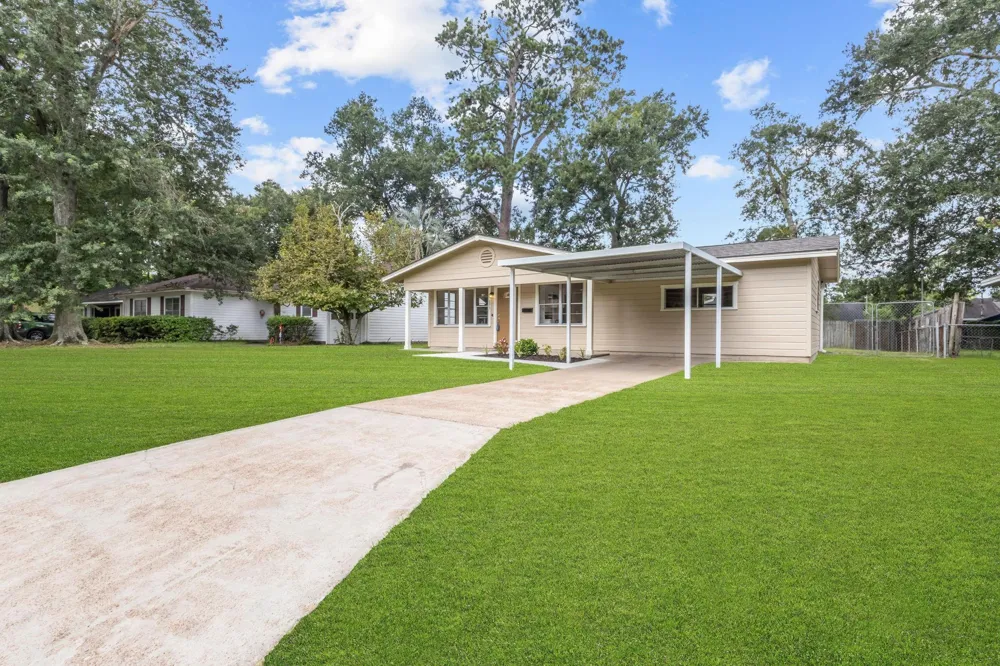 695 Callaway Drive Beaumont, TX 77706
