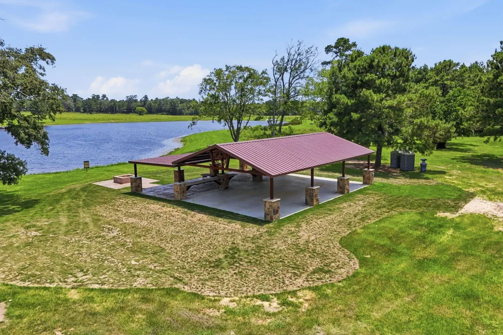 11818 Grand North Road Willis, TX 77378