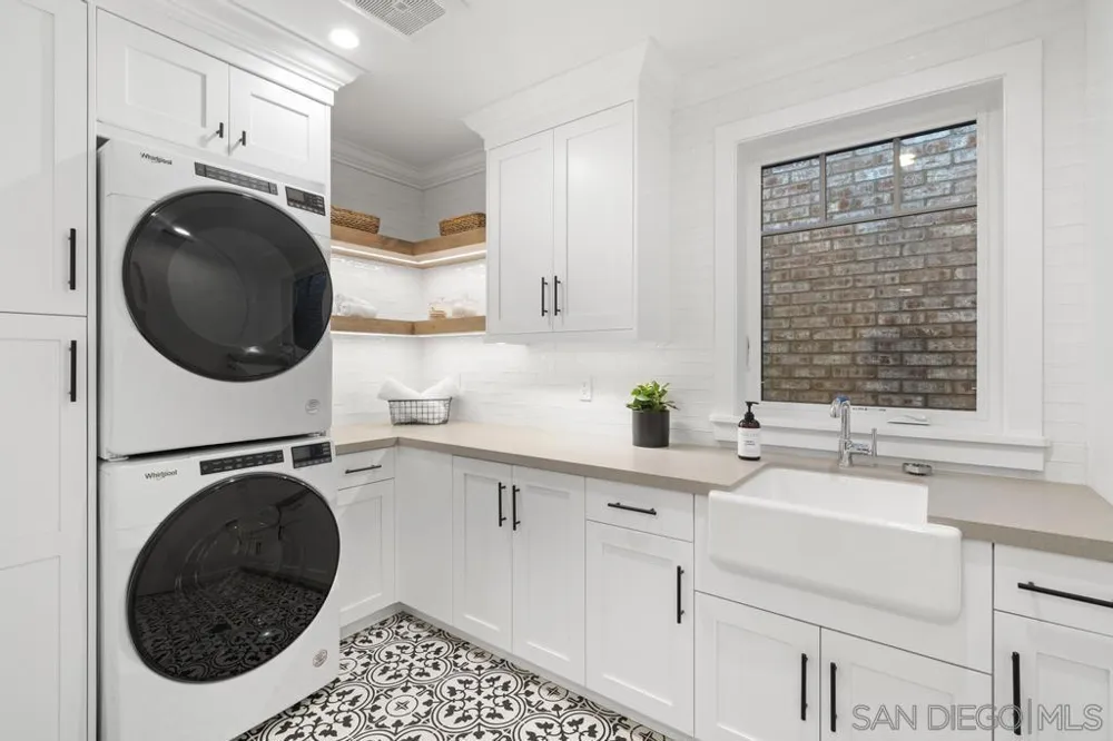 466 Westbourne St La Jolla, CA 92037