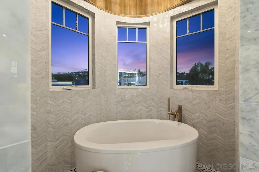 466 Westbourne St La Jolla, CA 92037