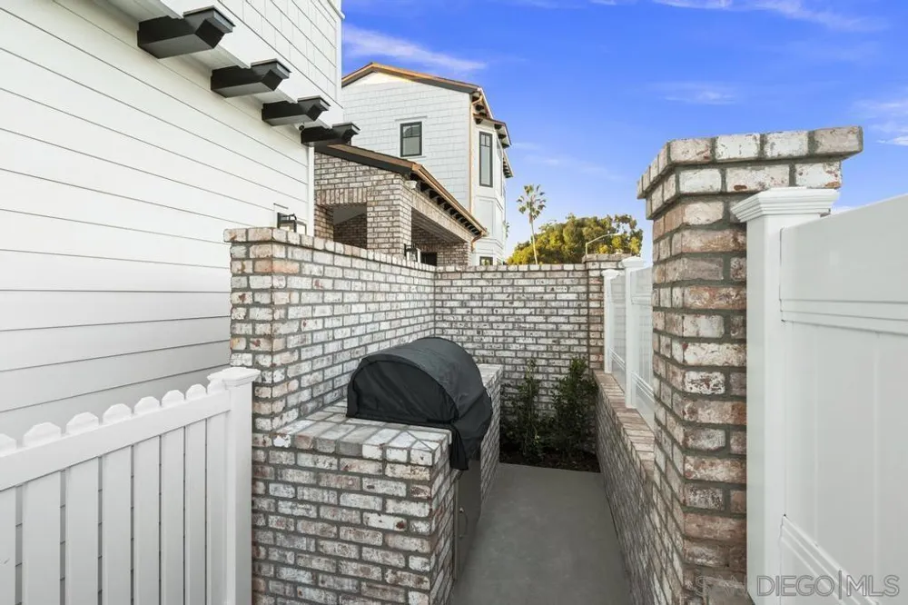 466 Westbourne St La Jolla, CA 92037