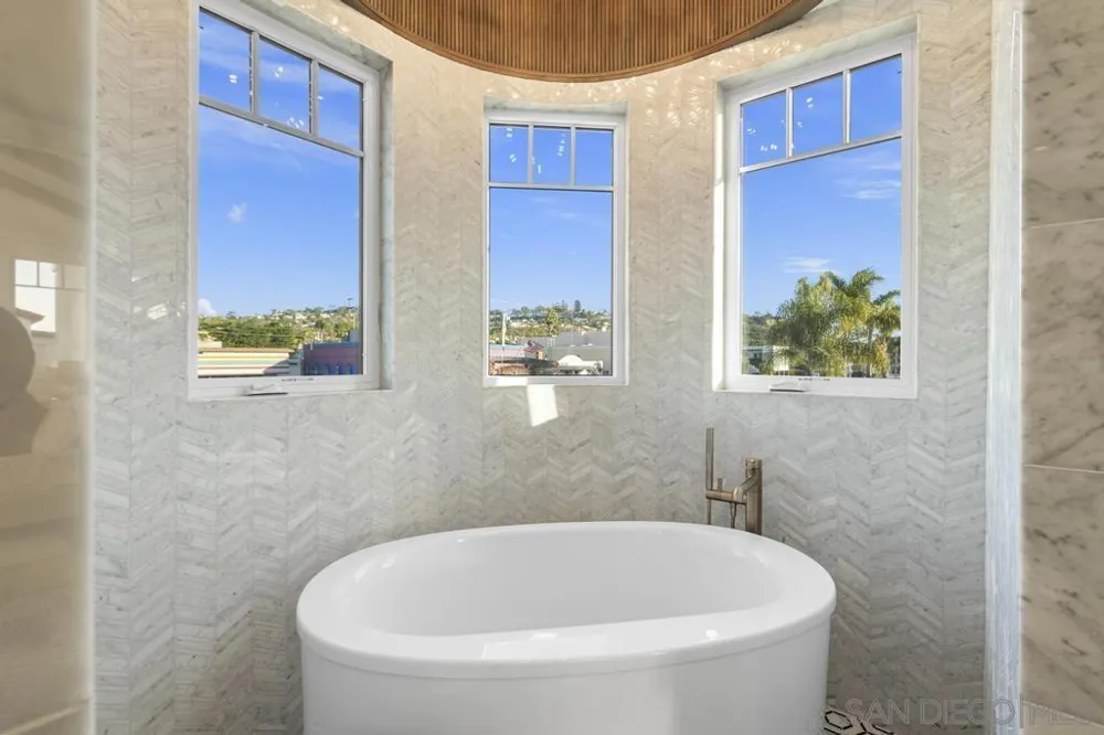 466 Westbourne St La Jolla, CA 92037