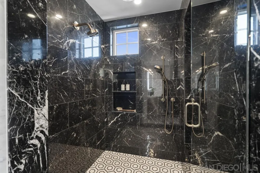 466 Westbourne St La Jolla, CA 92037