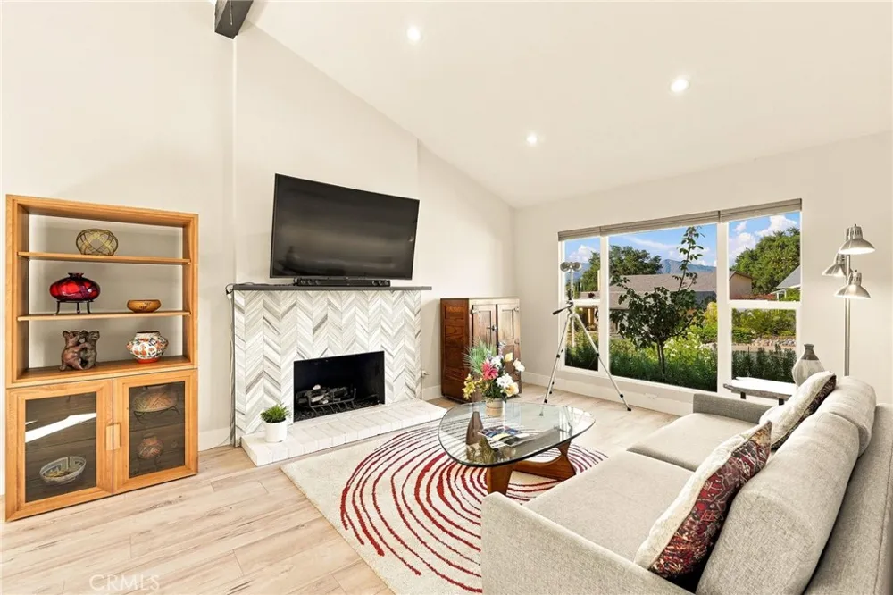 29332 Deep Shadow Drive Agoura Hills, CA 91301