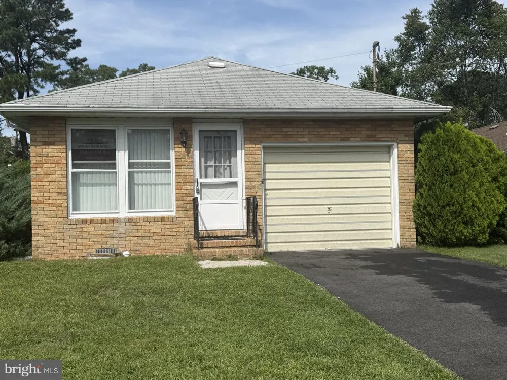 2 ACORN ROAD Manahawkin, NJ 08050