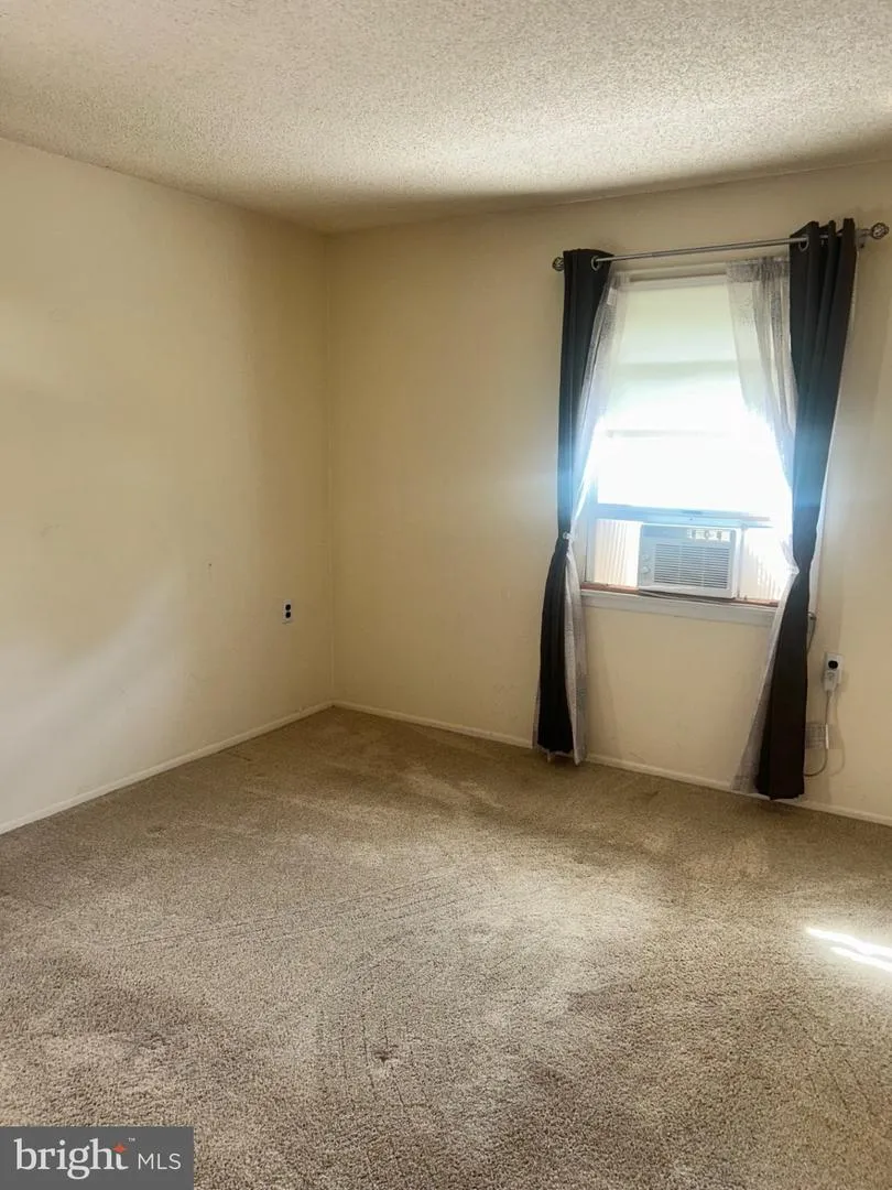 2 ACORN ROAD Manahawkin, NJ 08050