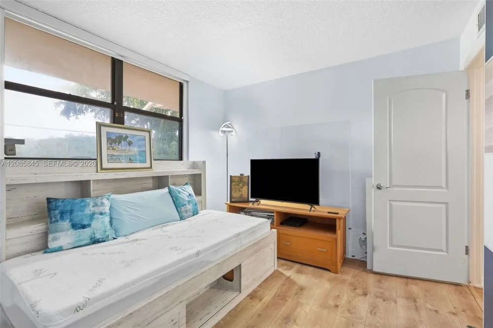 111 Lake Emerald Dr #104 Oakland Park, FL 33309