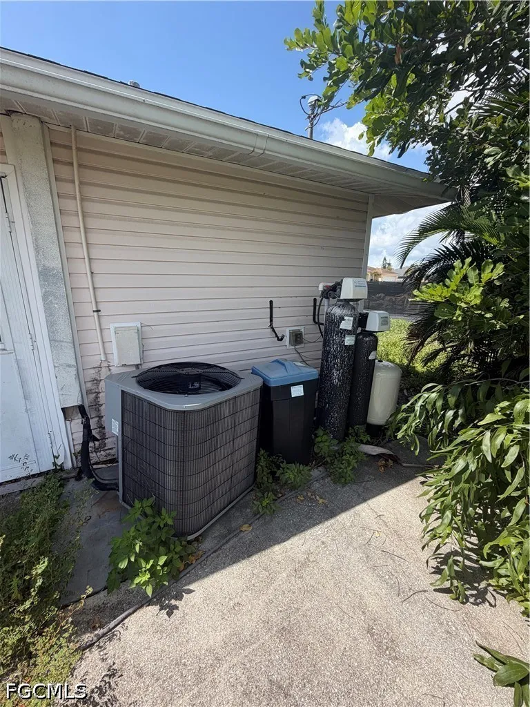NE 15th Terrace Cape Coral, FL 33909