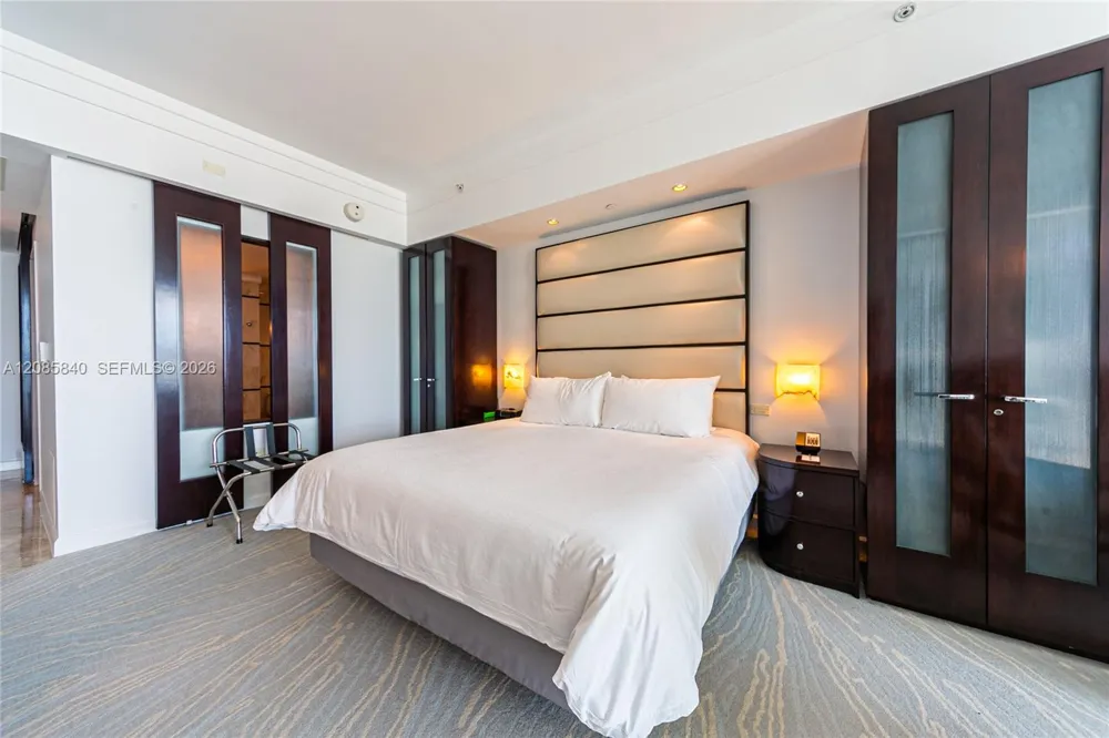 4391 Collins Ave #1015 Miami Beach, FL 33140