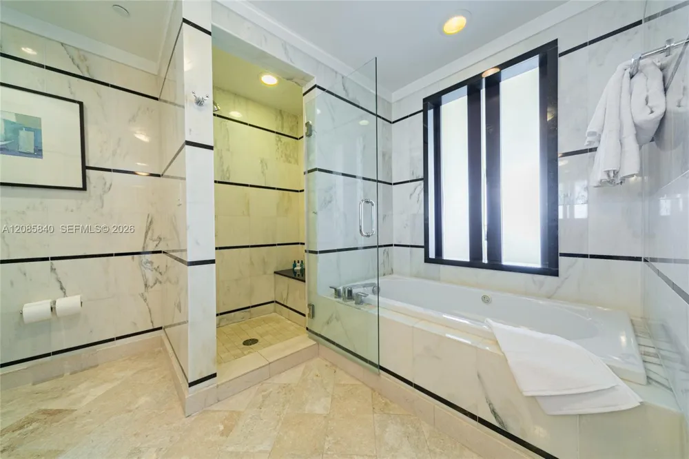 4391 Collins Ave #1015 Miami Beach, FL 33140
