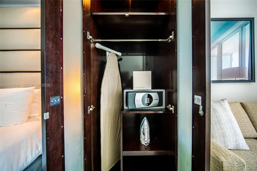 4391 Collins Ave #1015 Miami Beach, FL 33140