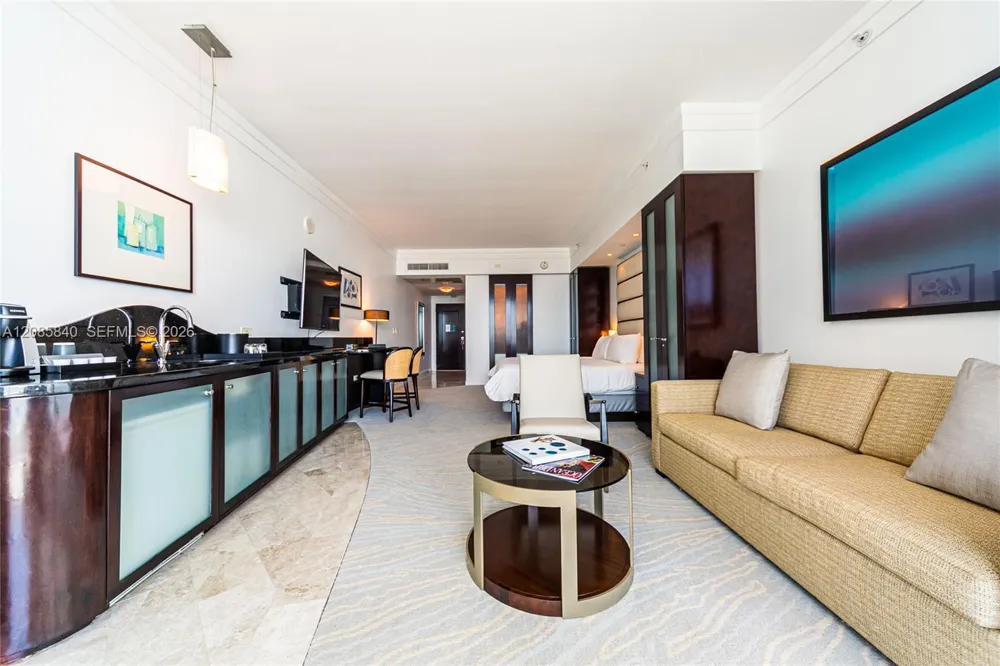 4391 Collins Ave #1015 Miami Beach, FL 33140