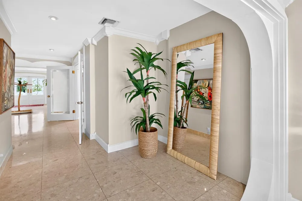 714 S Atlantic Drive Lantana, FL 33462