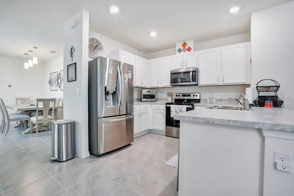 2763 SWOOPING SPARROW DRIVE St Cloud, FL 34773