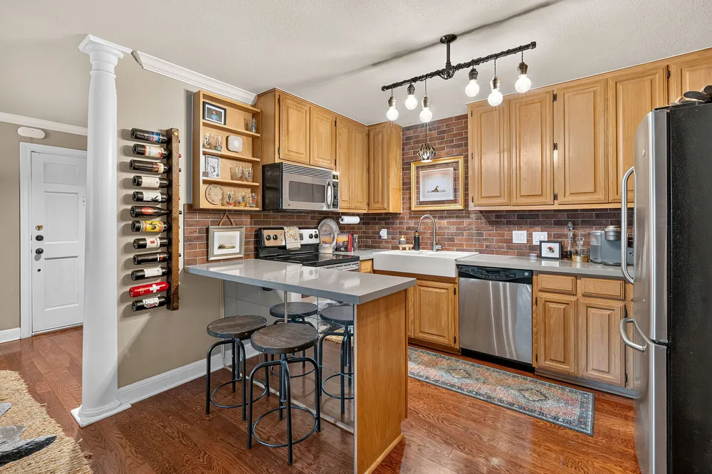 2500 Steck Avenue #4 Austin, TX 78757
