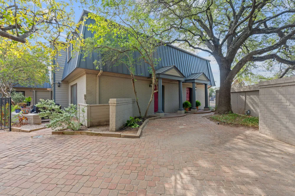 2500 Steck Avenue #4 Austin, TX 78757