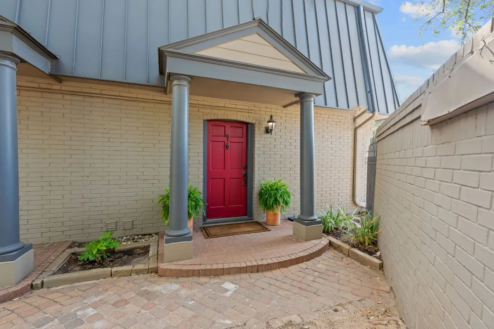 2500 Steck Avenue #4 Austin, TX 78757