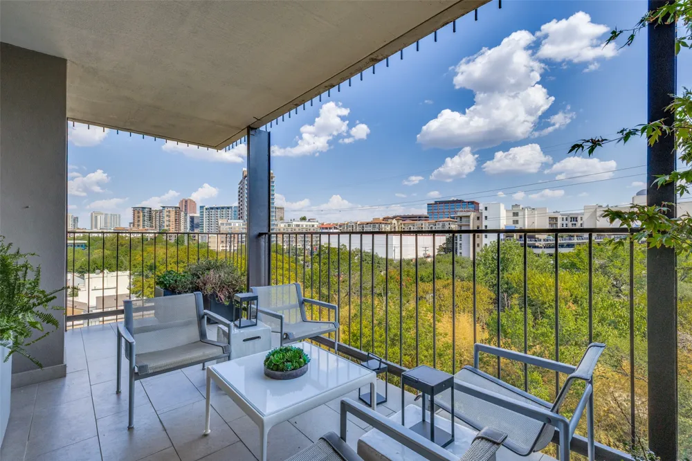 3310 Fairmount Street #9D Dallas, TX 75201