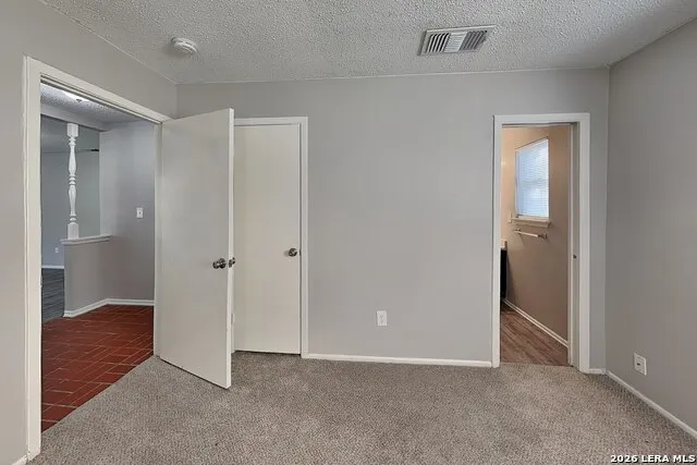 13622 Oak Breeze Universal City, TX 78148
