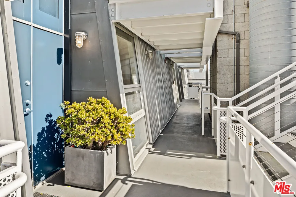 615 Hampton Drive Venice, CA 90291