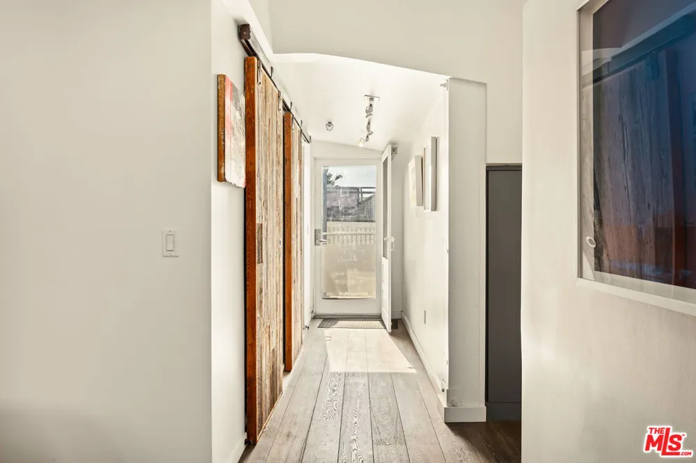 615 Hampton Drive Venice, CA 90291
