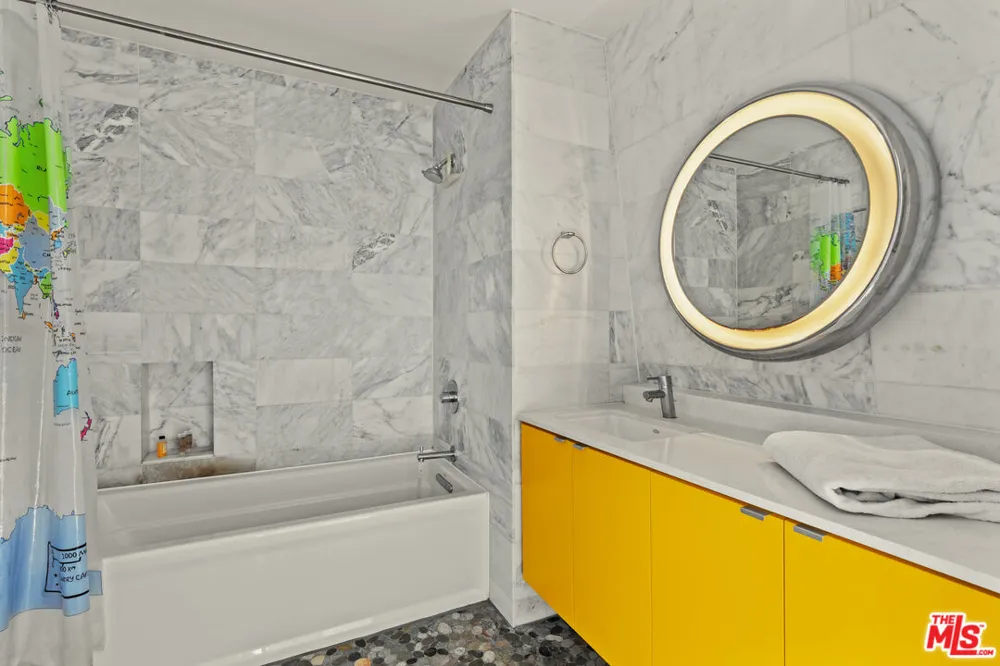 615 Hampton Drive Venice, CA 90291