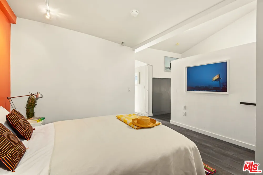 615 Hampton Drive Venice, CA 90291