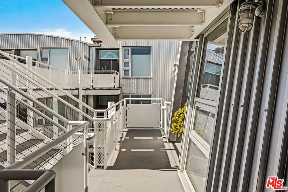 615 Hampton Drive Venice, CA 90291