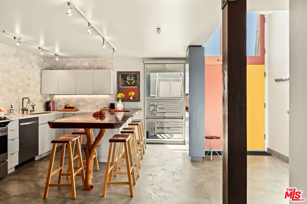 615 Hampton Drive Venice, CA 90291