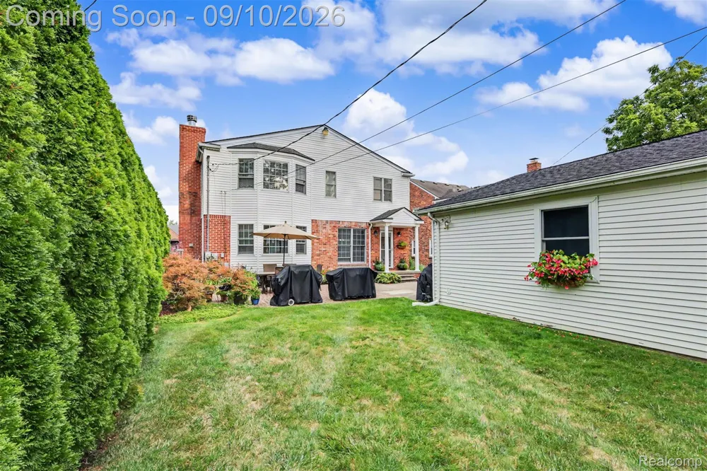 711 York Street Dearborn City, MI 48128